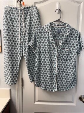 Jane and Bleecker Mint Green Printed Pajama Set
